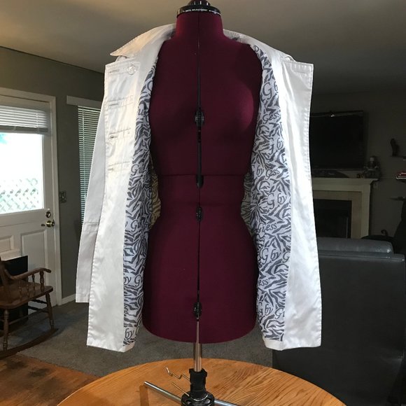 Ladies Jacket - Picture 3 of 4